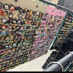 Bulk croc charms 250 piece lot w/ display and 10 bracelets